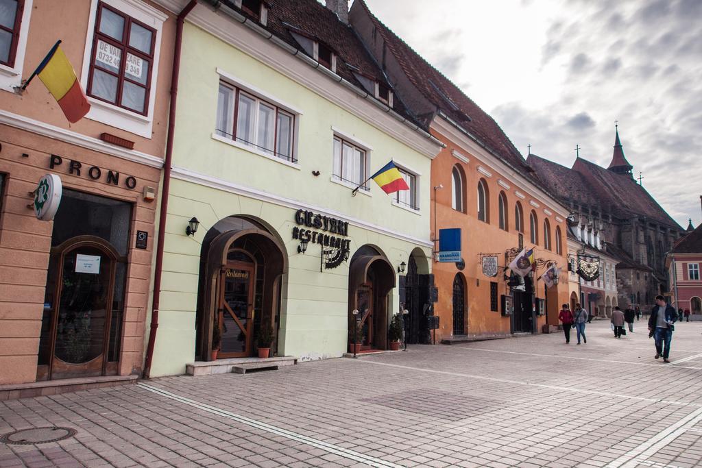 Residence Piata Sfatului Braşov Exterior foto