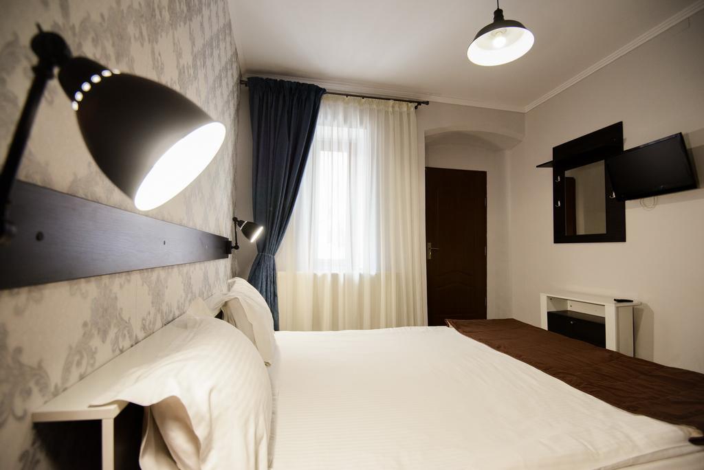 Residence Piata Sfatului Braşov Habitación foto